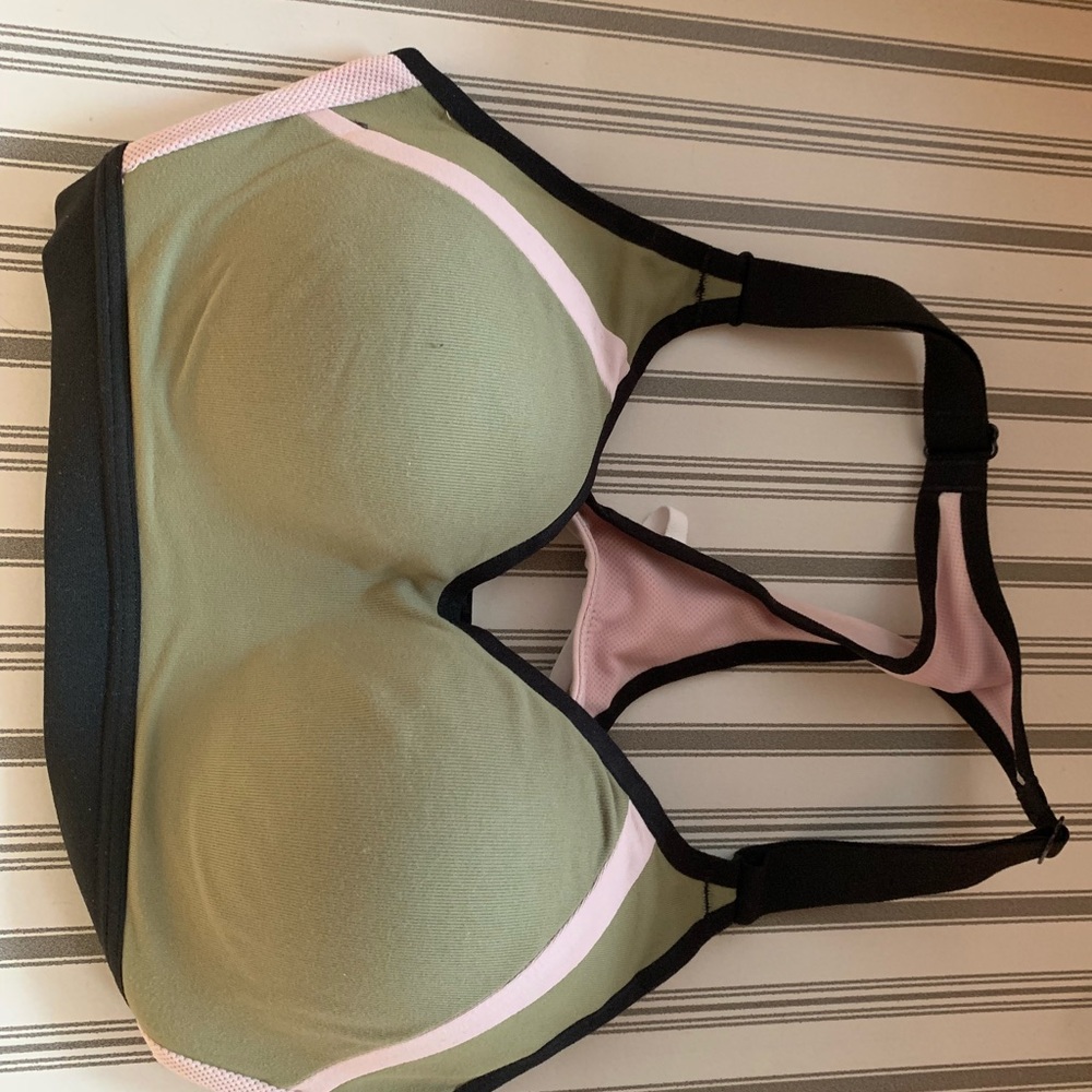 VS Sports Bra